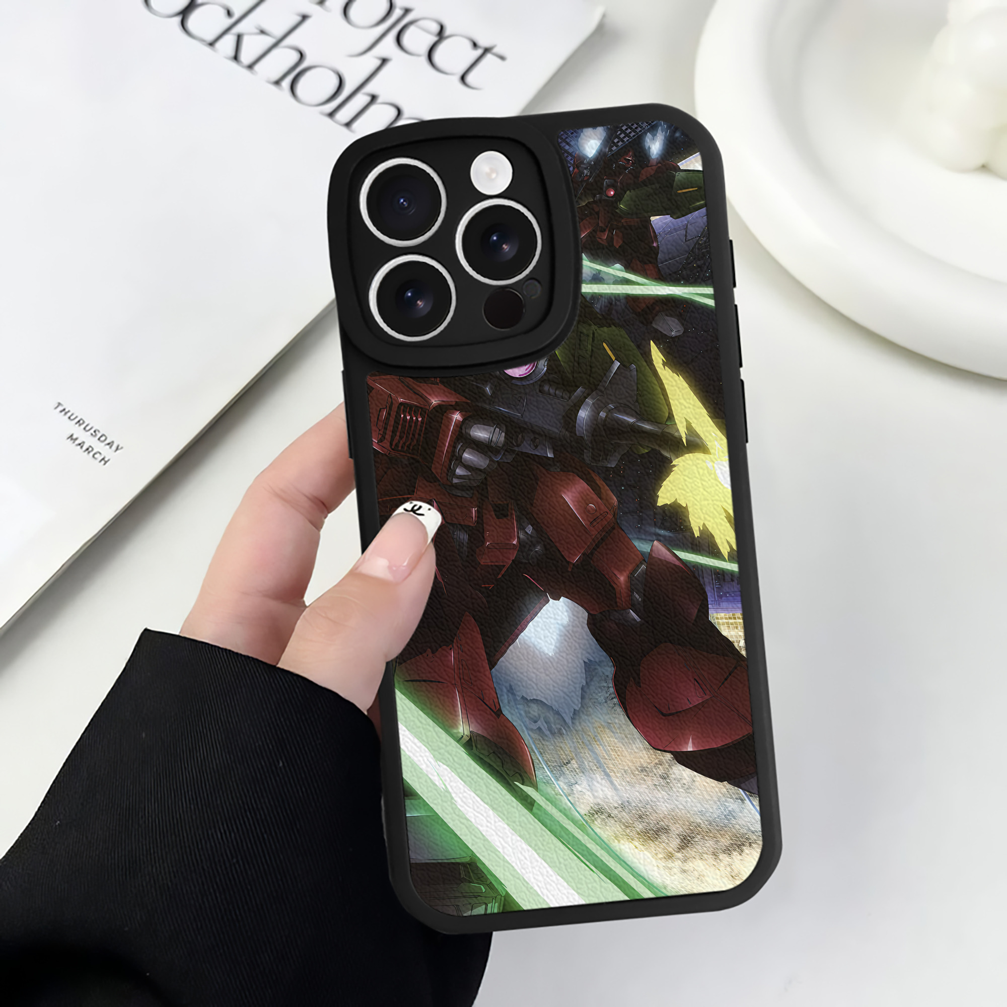 （画像用） 機動戦士ガンダム Mobile Suit Gundam 【iPhone 16シリーズ対応】シリコンスマホケース（レザー調） 材質：シリコン